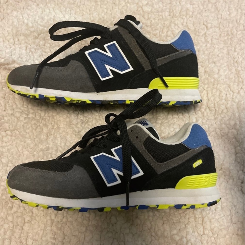 New Balance 574 kids shoes size 3